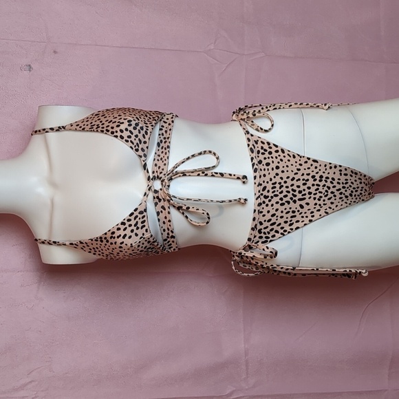 Nasty Gal Dalmatian Tie Detail Cut Out Triangle Bikini in Nude size 2 - Picture 1 of 3